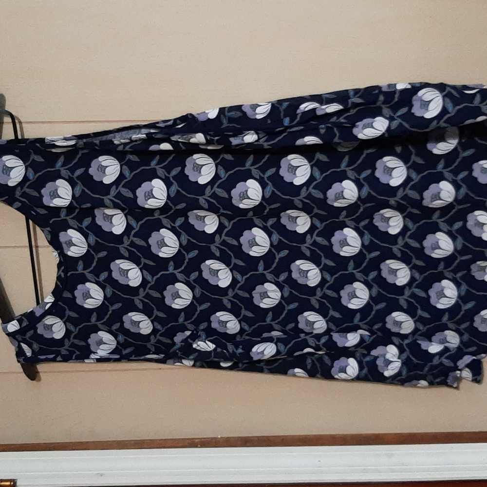 LOFT Outlet xl sleeveless blue floral top